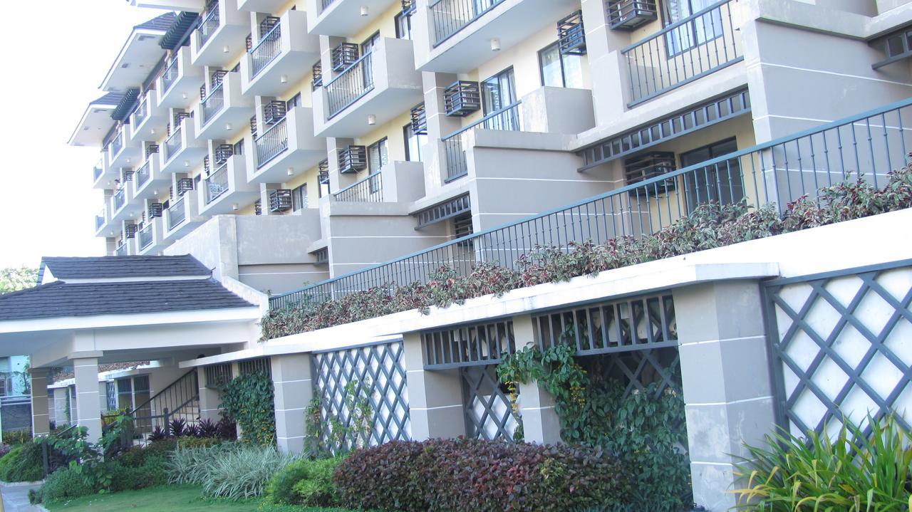 Two - 2Br Condo In The Heart Of Davao City Екстер'єр фото
