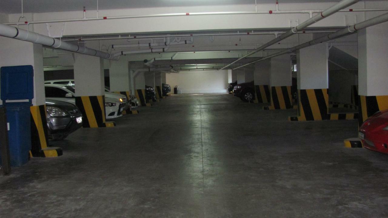 Two - 2Br Condo In The Heart Of Davao City Екстер'єр фото